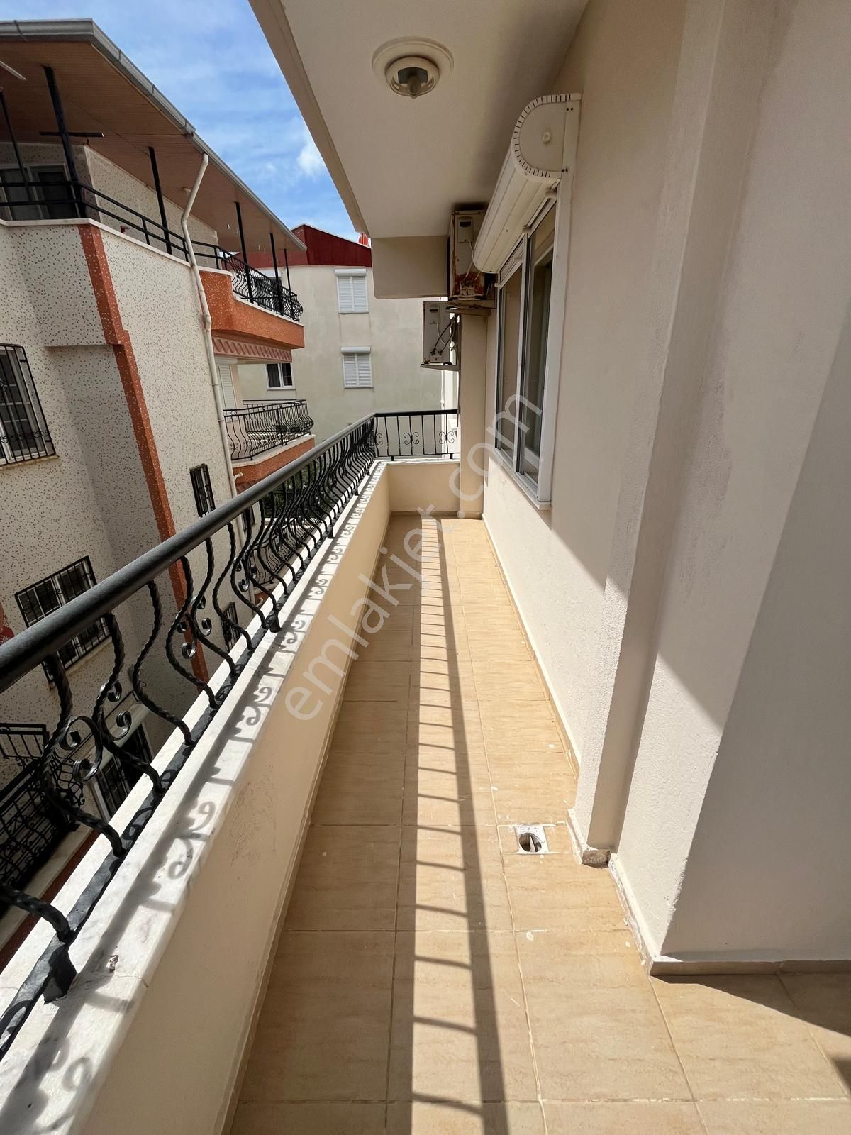 Didim Çamlık Mahallesinde Denize Yürüme Mesafesinde,eşyalı 3+1 Acil Satılık Dubleks - Görsel 13