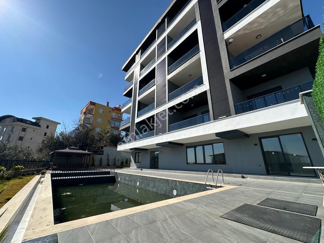 Çıplaklı Mah. Deniz Ve Şehir Manzaralı 2+1 Amerikan Mutfak Daire