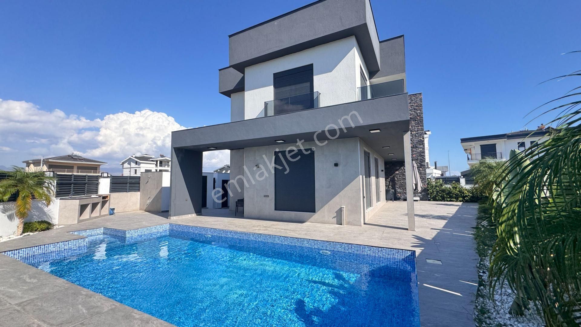 Kısa Dönem Kiralık Full Eşyalı Müstakil Havuzlu Villa - Görsel 32