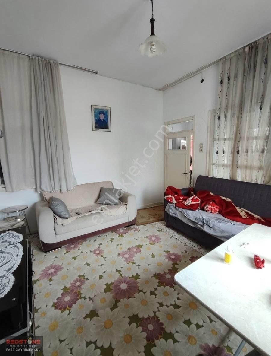 Yeşilyurt Mahallesinde Satılık 2 Katlı Ev Fırsatı - Görsel 3