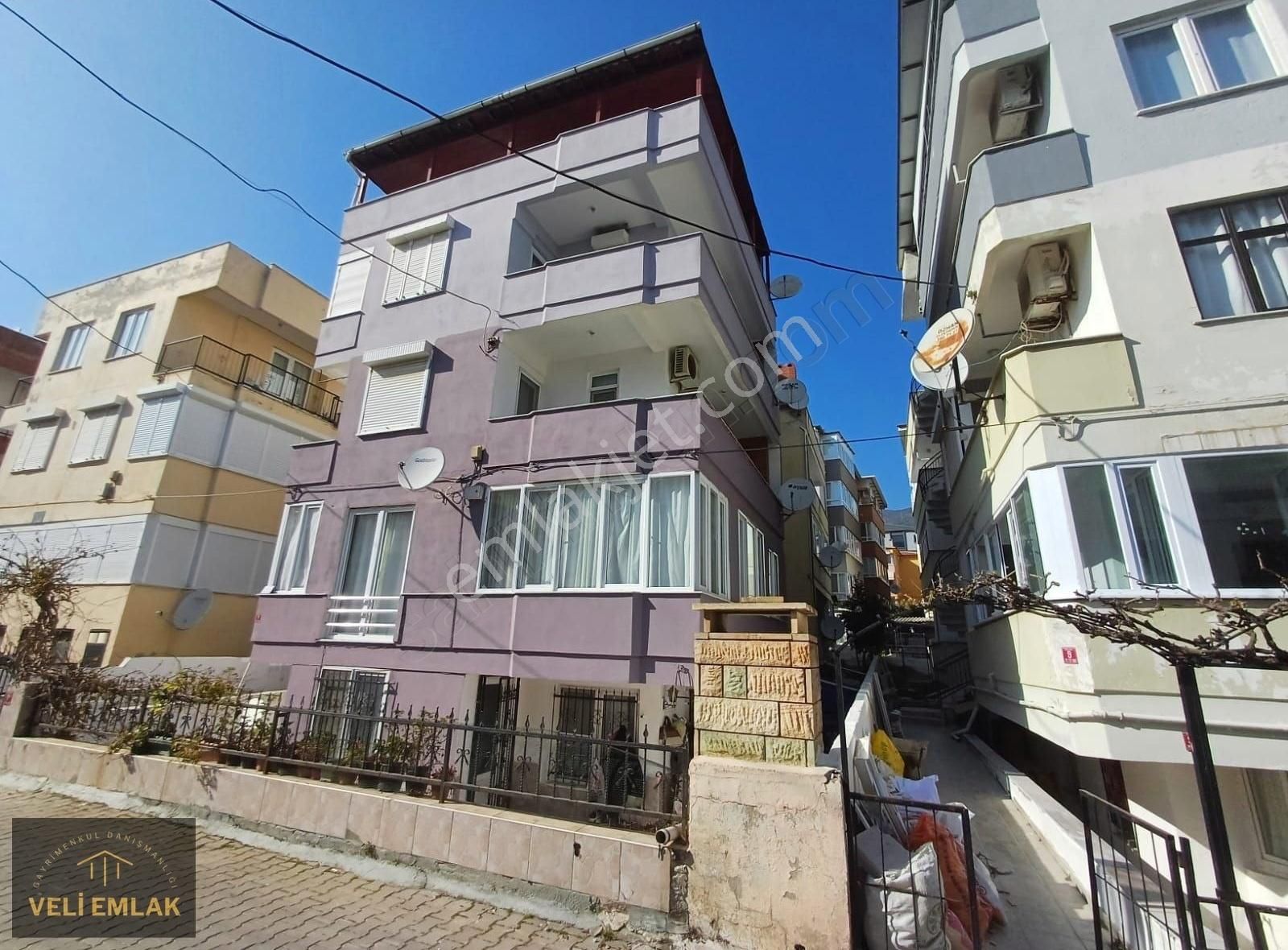 Altınoluk Merkezde Yüksek Giriş 2+1