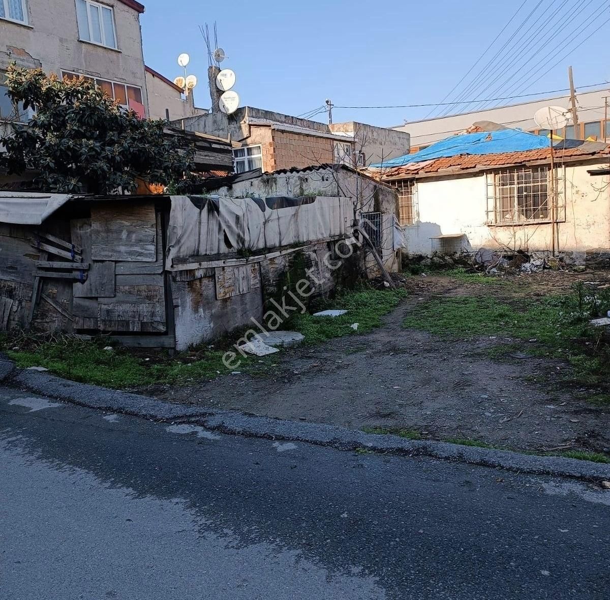 Halkalı Dereboyunda Satılık Veya Kiralık Arsa