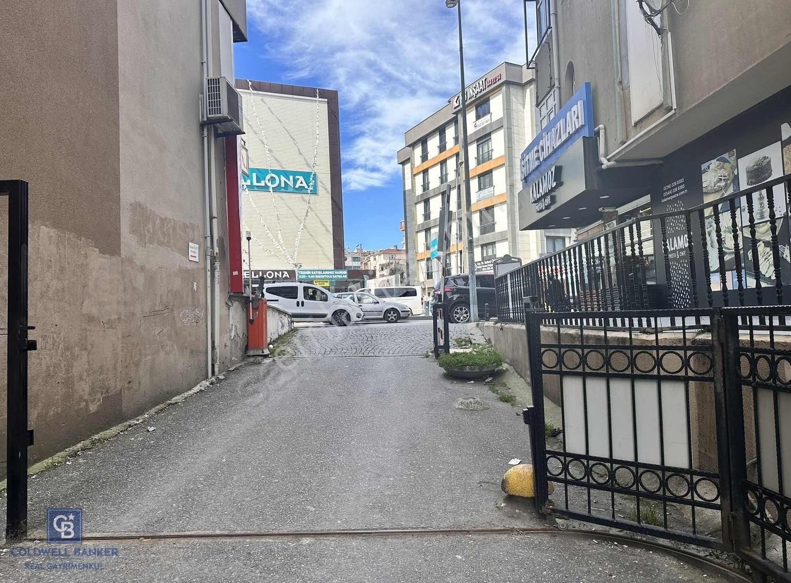 Çamlıca Medipol Hst. Yanı Balıkçı Sitesi'nde 4+1 Dubleks Daire