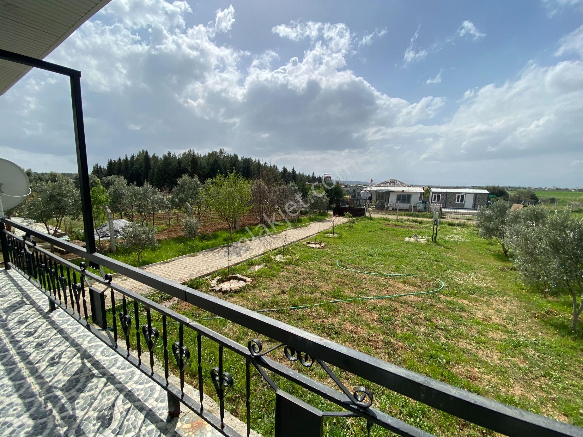 Menderes 338 M2 Bahçeli Müstakil Ev