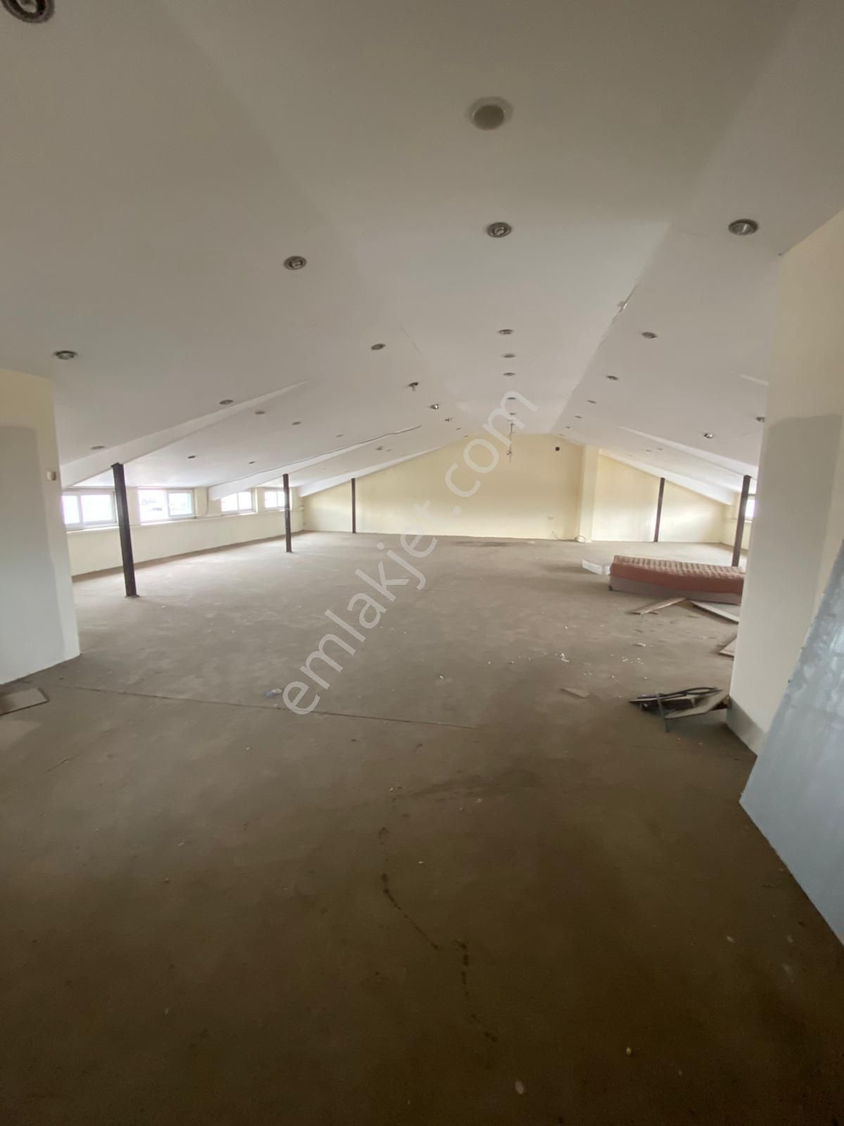 Ağabey Gayrimenkul Den Altay Mahallesinde Emsalsiz Kiralık Plaza