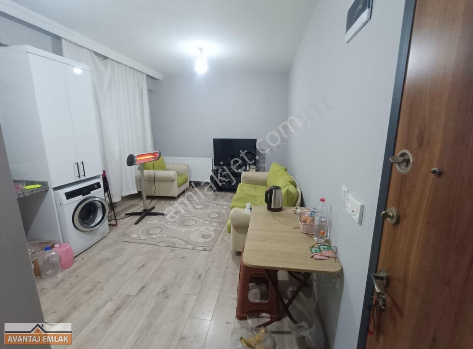 Cumhuriyet Mahallesinde Satılık Yatırımlık 1+1
