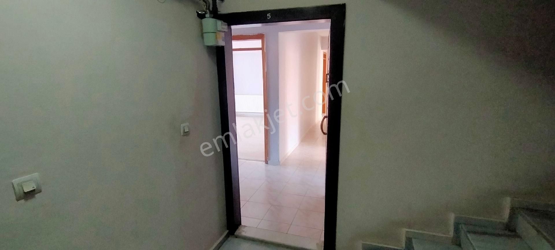 Sancaktepe Kiralık 3+1 1.kat 160m² Doğalgazlı Wc Banyo Ayrı