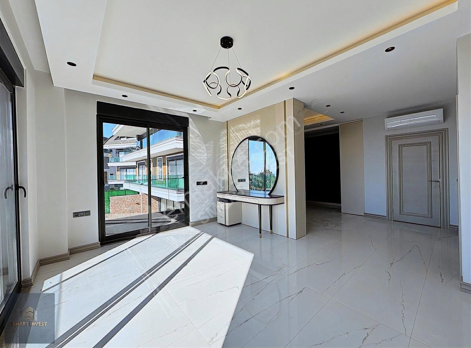 Alanya Tepe Mahallesinde Asansörlü Deniz Manzaralı 5+2 Villa - Görsel 18