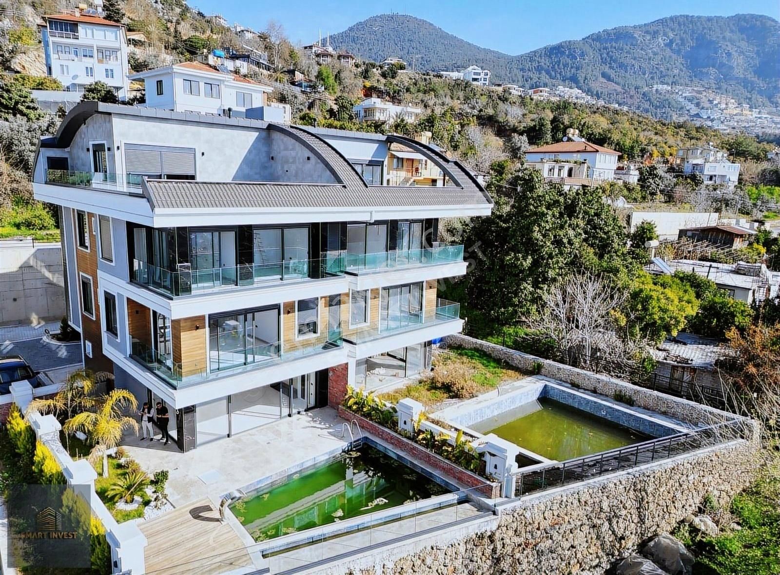 Alanya Tepe Mahallesinde Asansörlü Deniz Manzaralı 5+2 Villa - Görsel 13