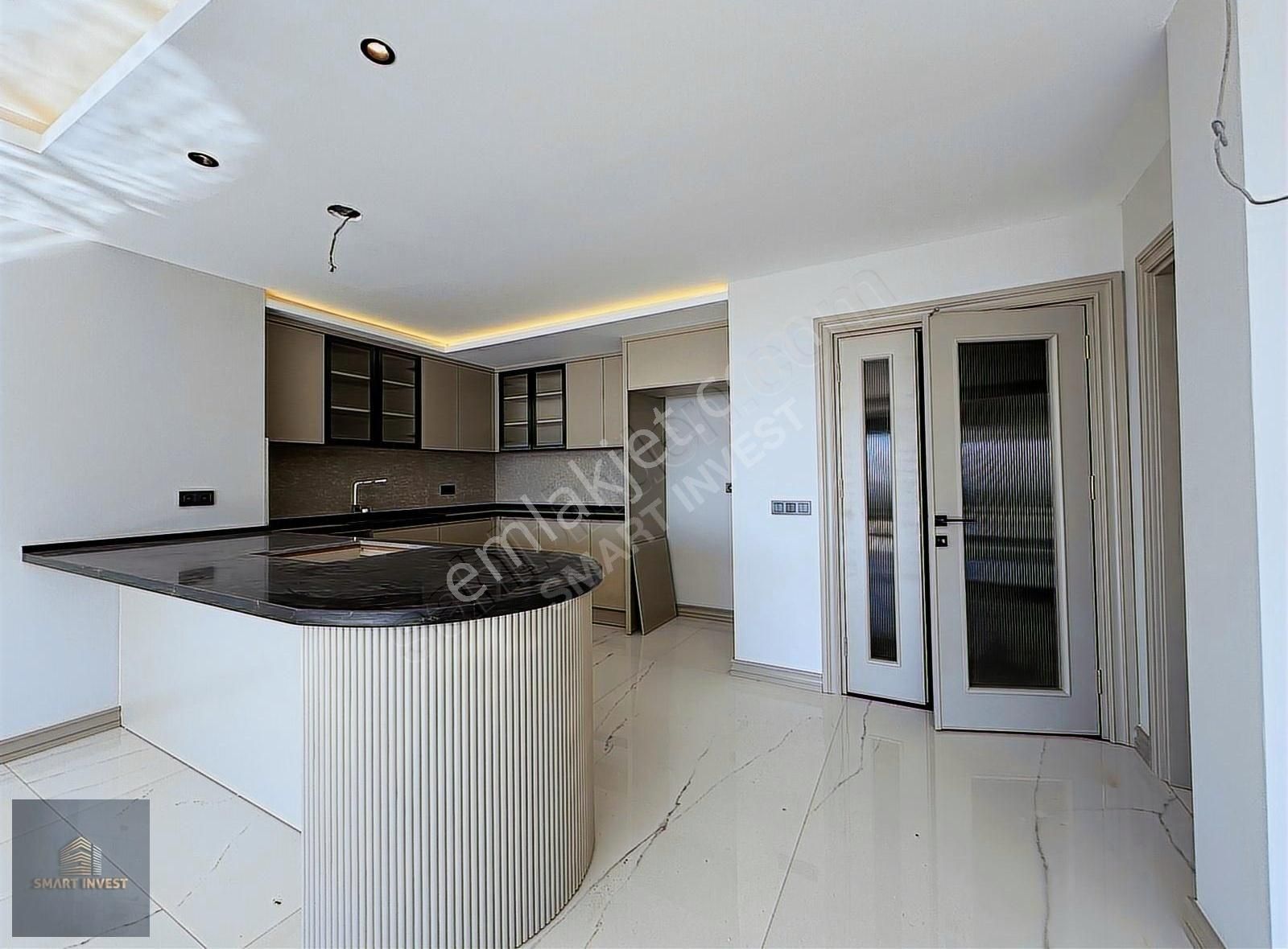 Alanya Tepe Mahallesinde Asansörlü Deniz Manzaralı 5+2 Villa - Görsel 21