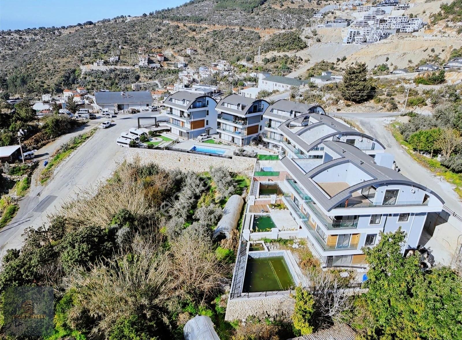 Alanya Tepe Mahallesinde Asansörlü Deniz Manzaralı 5+2 Villa - Görsel 8