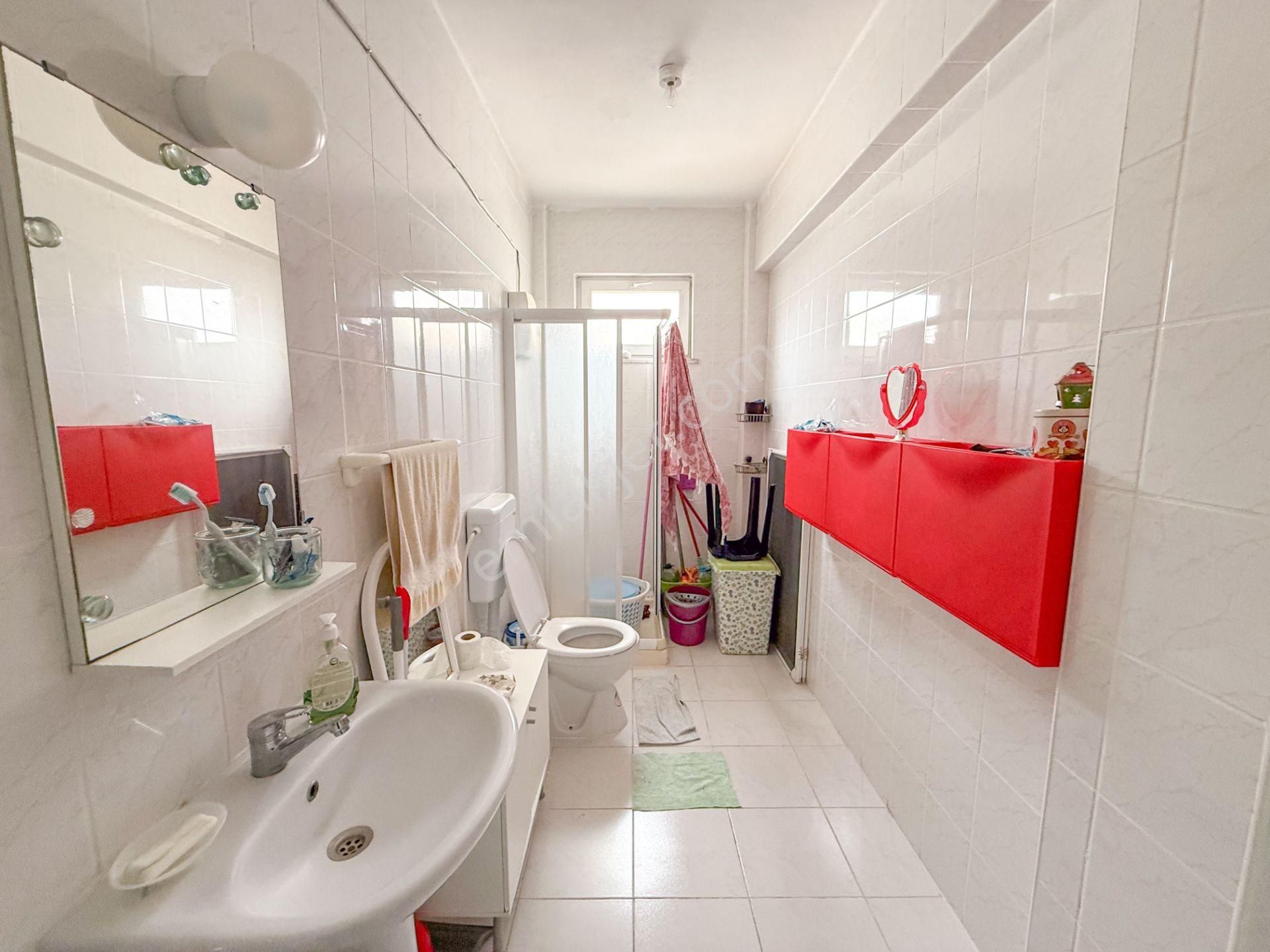 Kumbağ Denize 50 Mt Havuzlu Site İçinde Satılık Tripleks Villa - Görsel 35