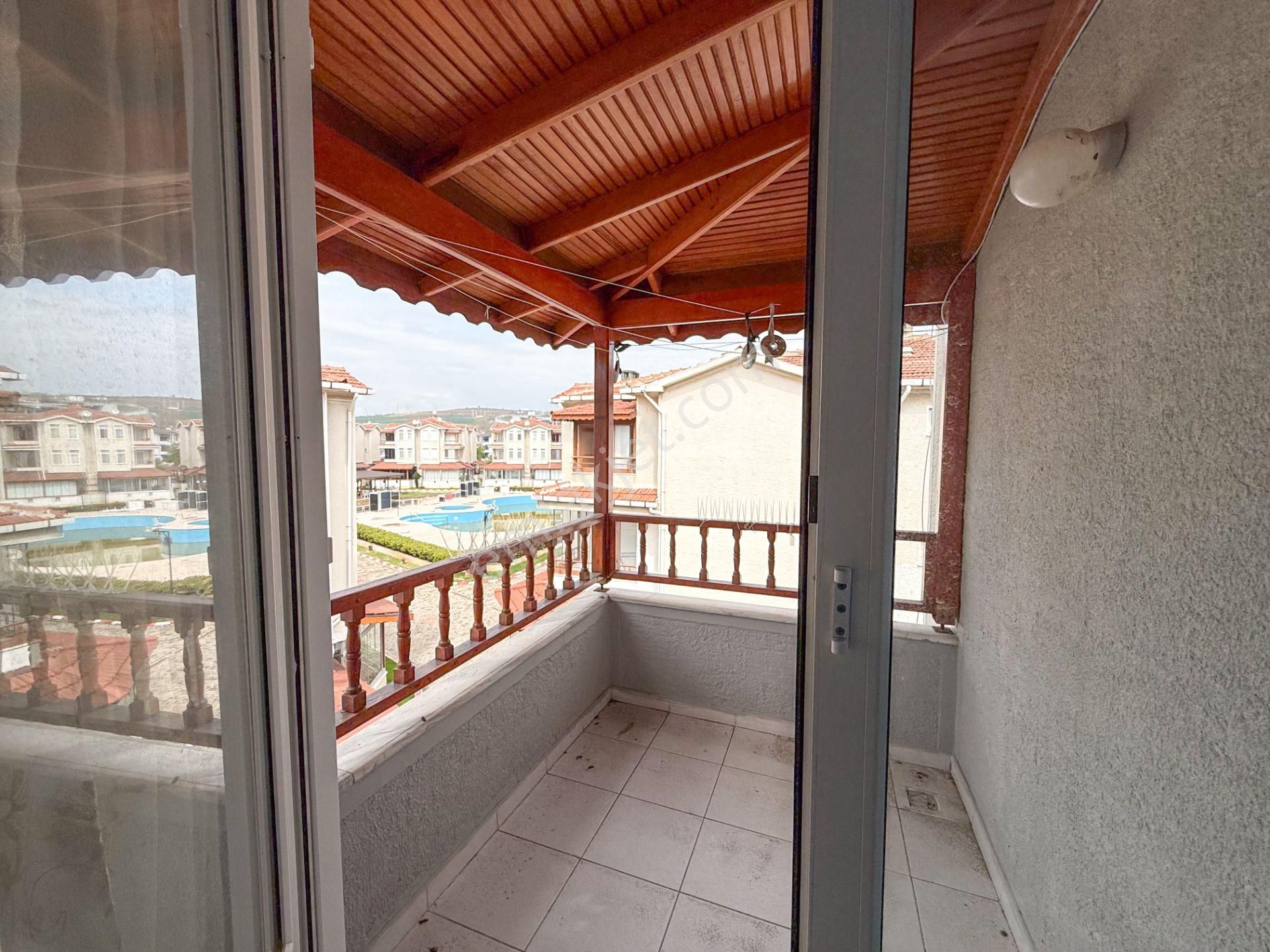 Kumbağ Denize 50 Mt Havuzlu Site İçinde Satılık Tripleks Villa - Görsel 31