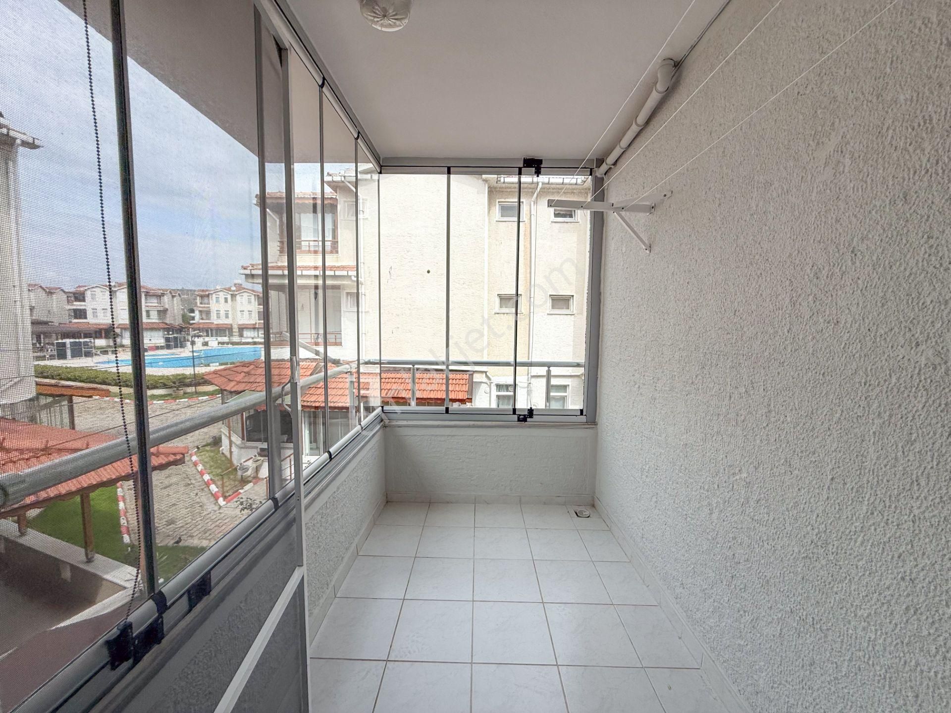 Kumbağ Denize 50 Mt Havuzlu Site İçinde Satılık Tripleks Villa - Görsel 22