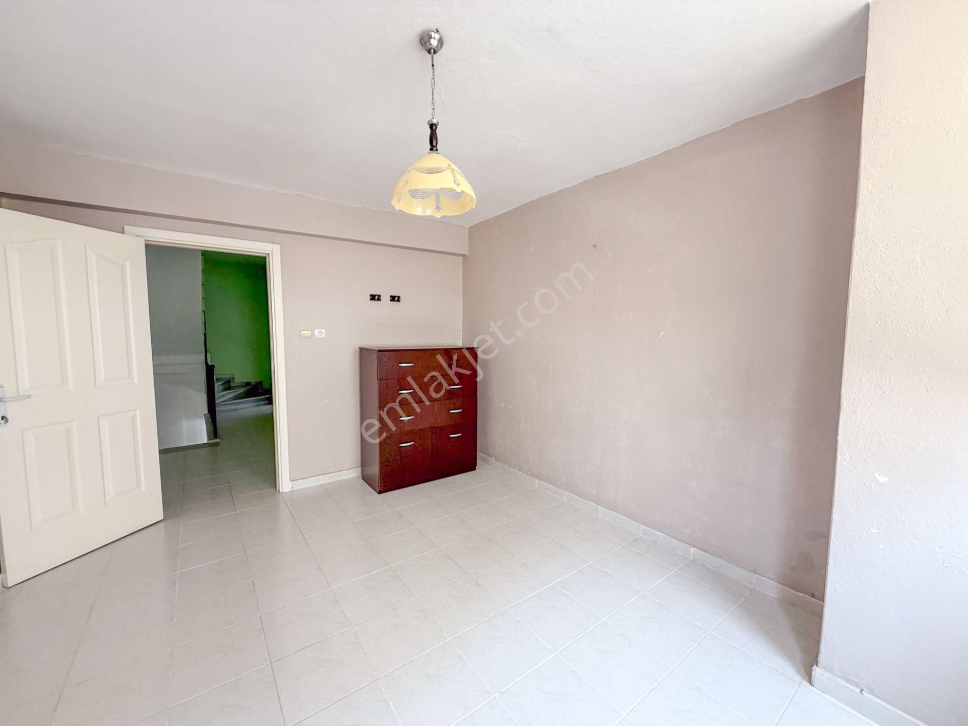 Kumbağ Denize 50 Mt Havuzlu Site İçinde Satılık Tripleks Villa - Görsel 19