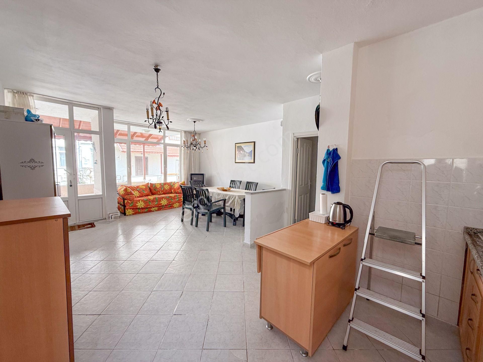 Kumbağ Denize 50 Mt Havuzlu Site İçinde Satılık Tripleks Villa - Görsel 12