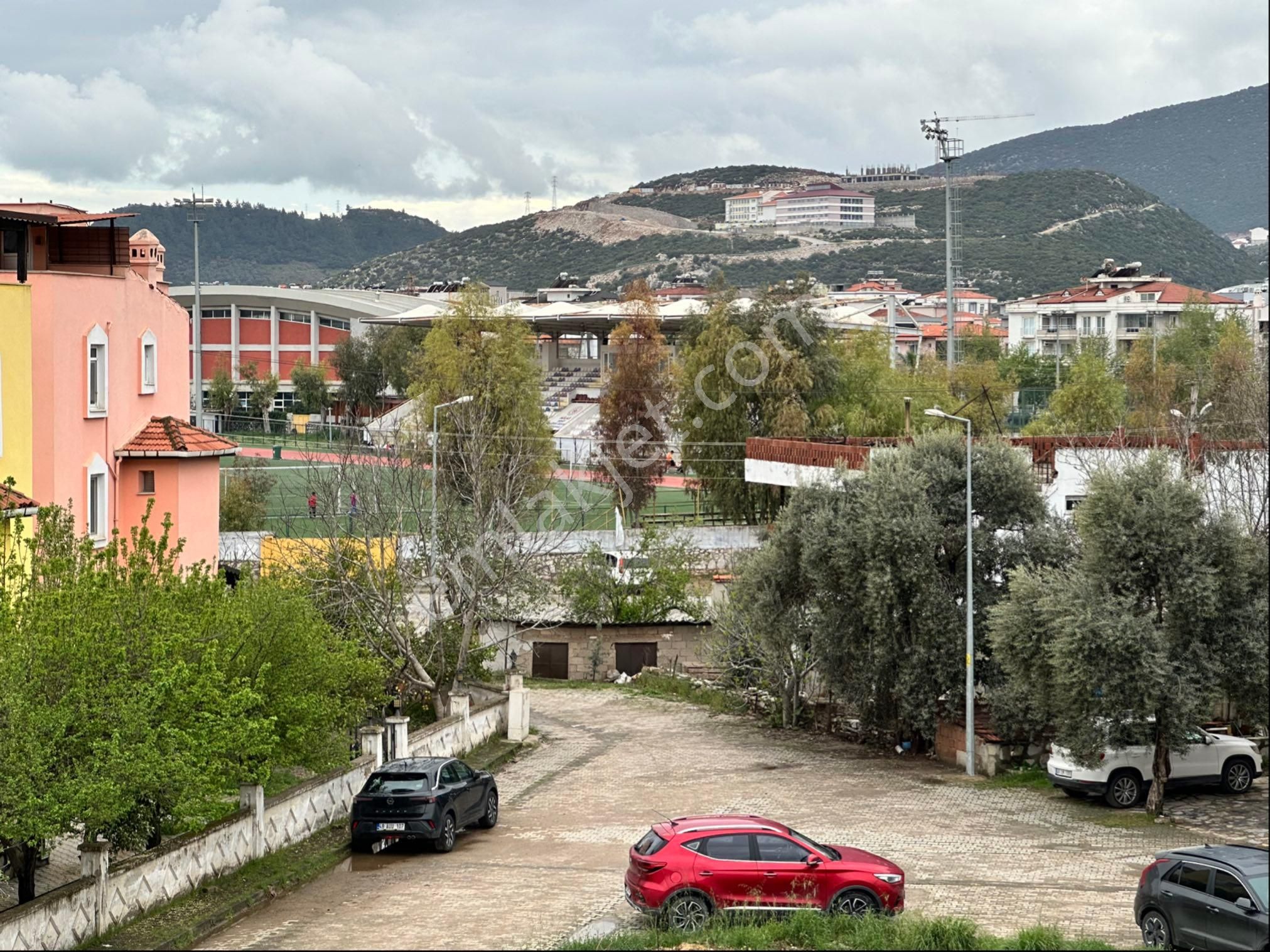 Cumhuriyet Mahallesinde Muhteşem Konumda Sıfır 3+1 Daire - Görsel 27