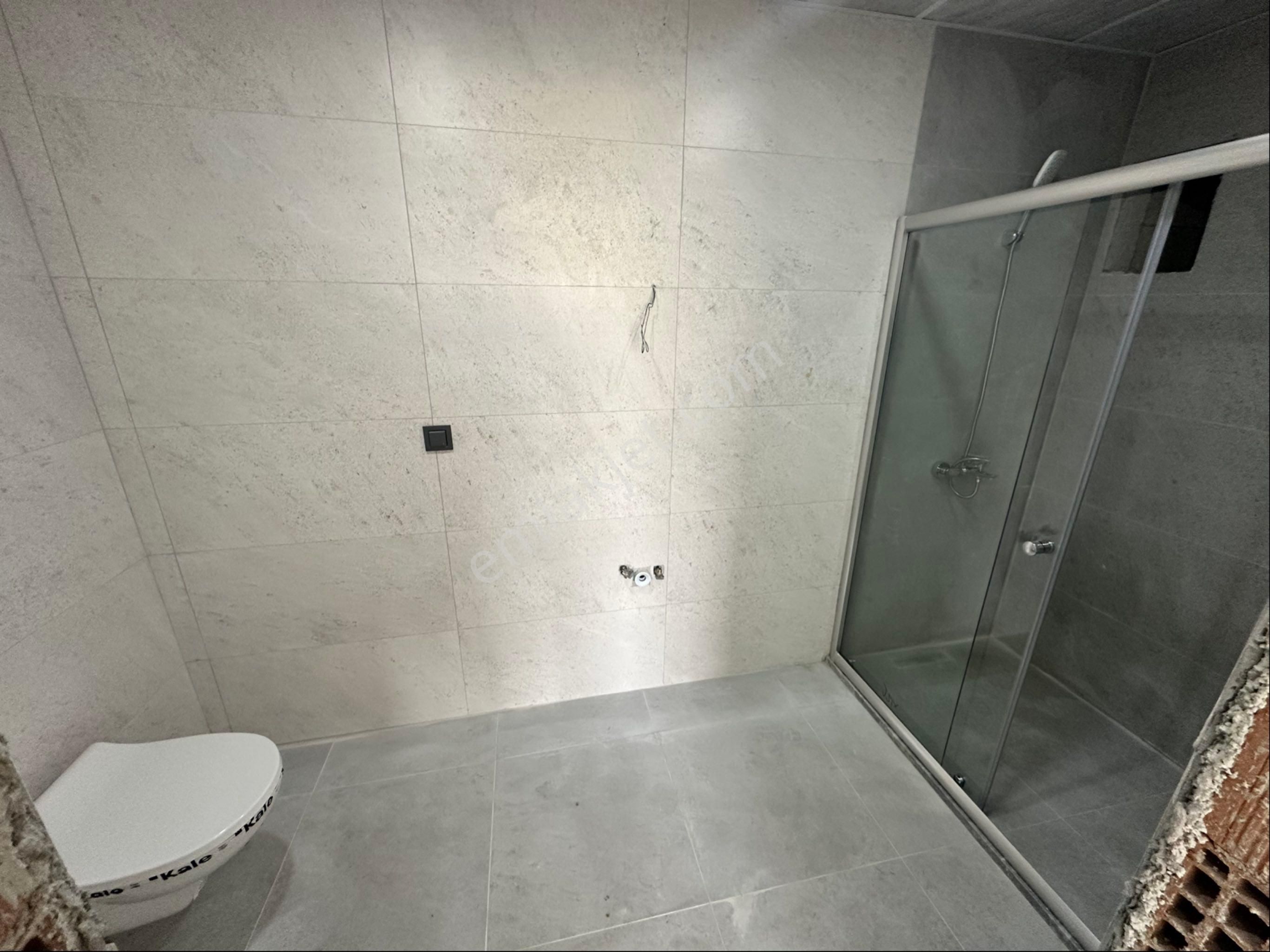 Cumhuriyet Mahallesinde Muhteşem Konumda Sıfır 3+1 Daire - Görsel 14