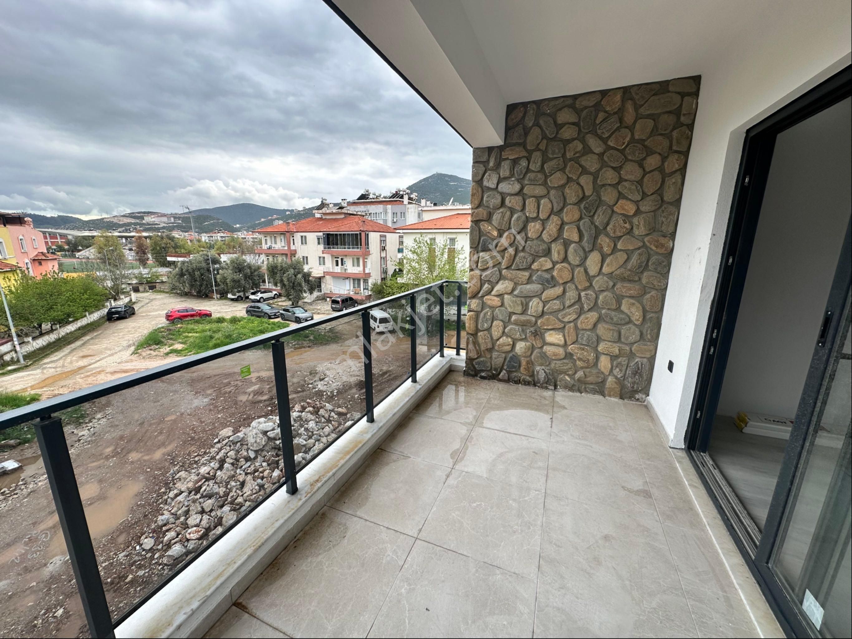 Cumhuriyet Mahallesinde Muhteşem Konumda Sıfır 3+1 Daire - Görsel 7