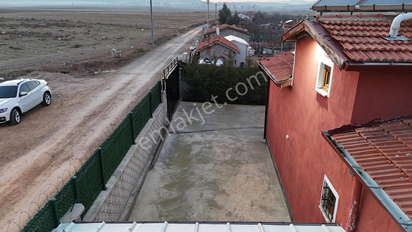 Gödenede 993 Metre Arsa İçinde Kurulu Düzen 1,5 Katlı Müstakilev - Görsel 2