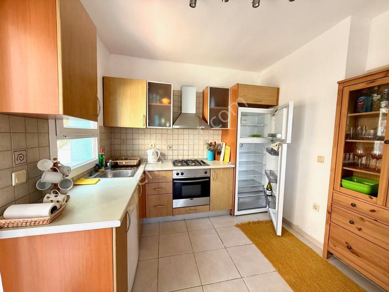 Denize Yakın Satılık Müstakil Bahçeli Villa İngilizden Satılık Eşyalı Ev - Görsel 13