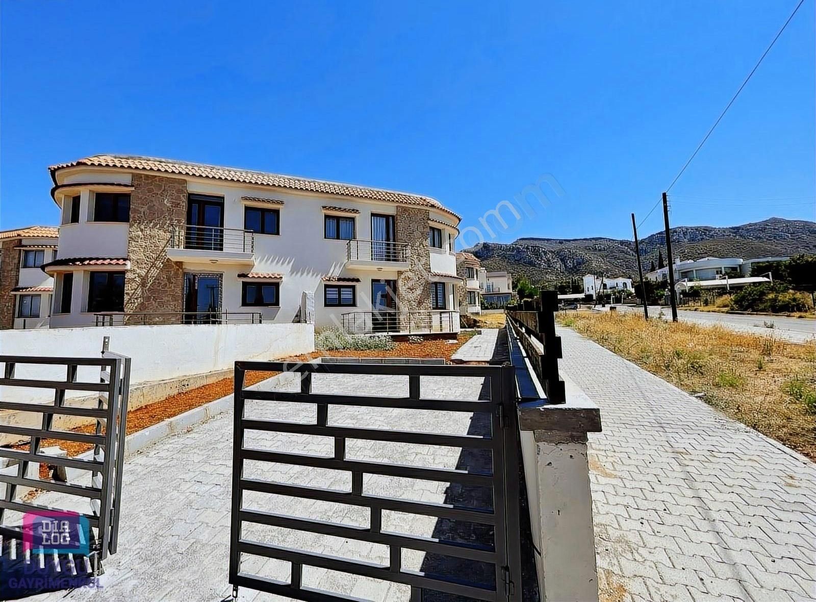 Girne Çatalköy'de Sıfır 3+1 Satılık Villa - Görsel 6