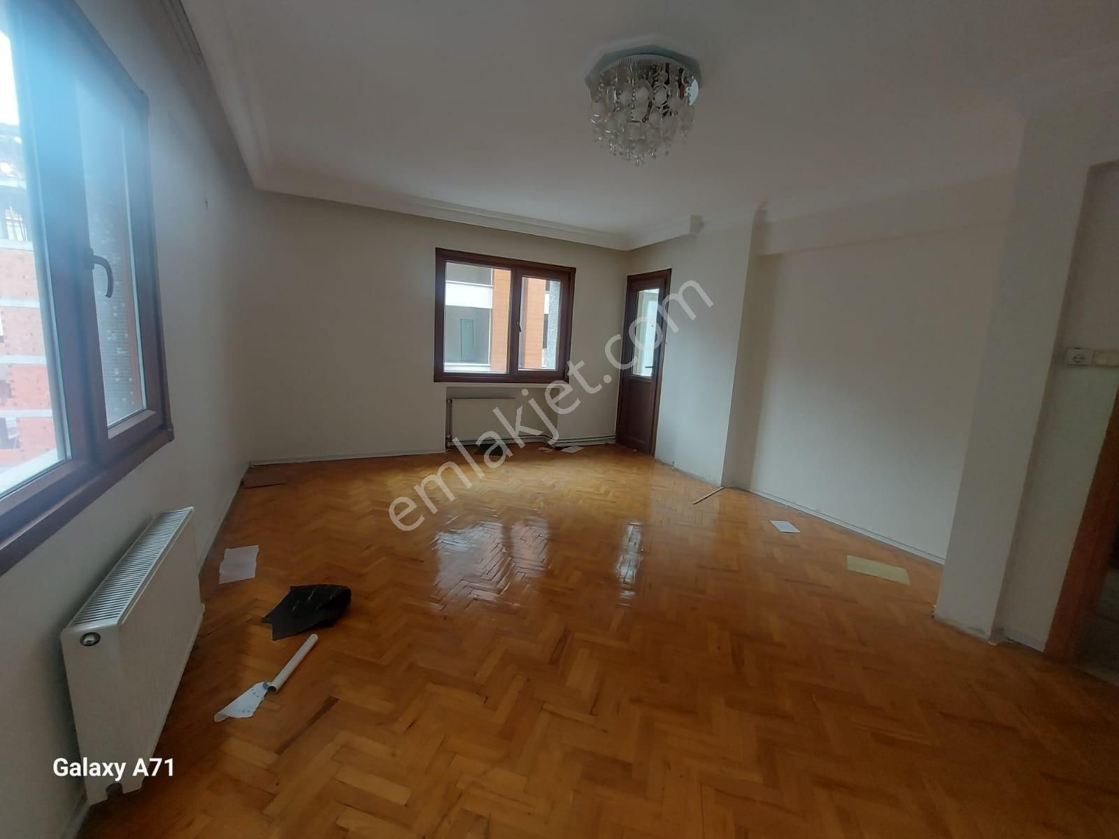 Bahcelievler Çamlık Caddesi Satılık 2+1 100 M2 Asansörlü Daire - Görsel 2