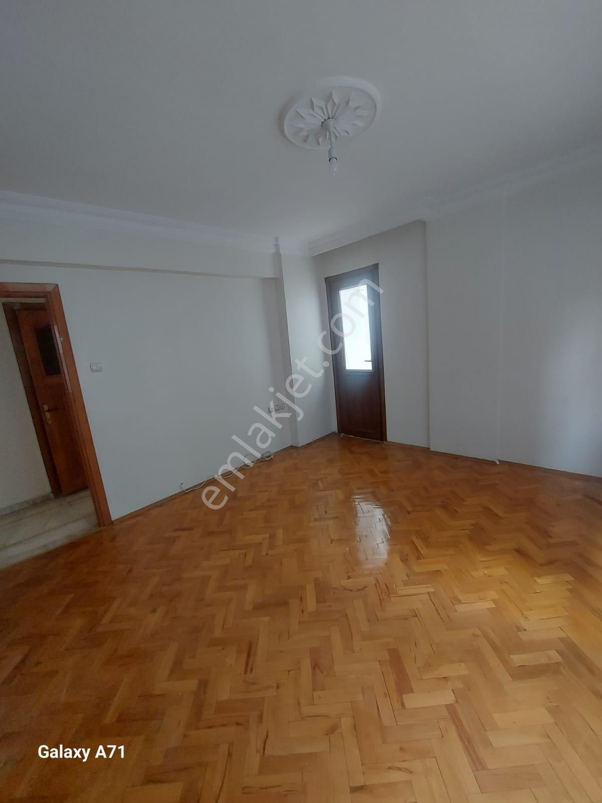 Bahcelievler Çamlık Caddesi Satılık 2+1 100 M2 Asansörlü Daire - Görsel 10