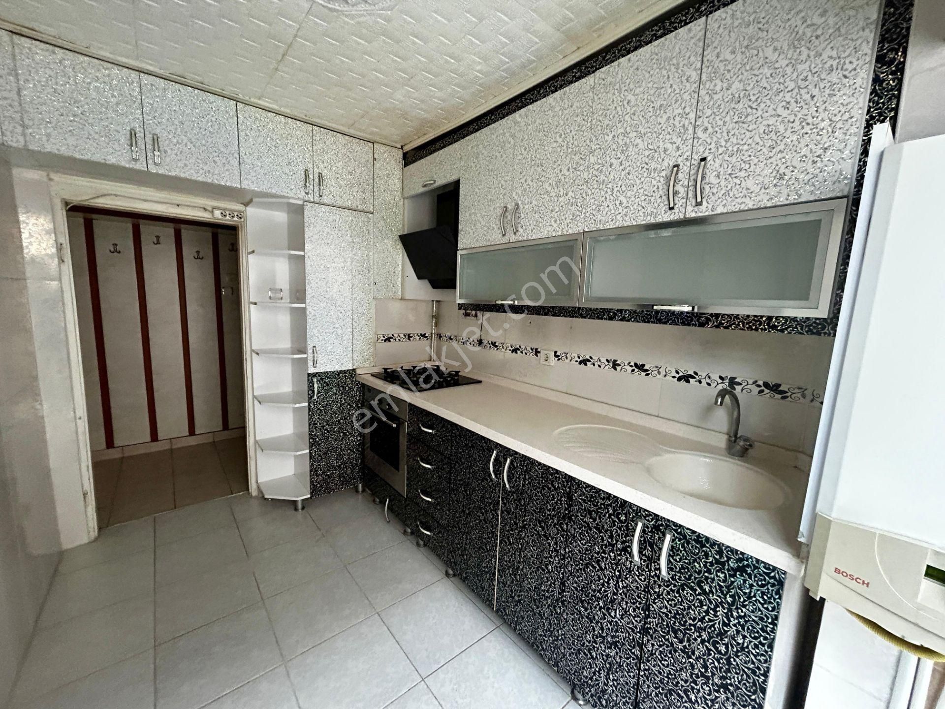 Sincan Atatürk Mahallesinde 3+1 Masrafsız Geniş Kiralık Daire