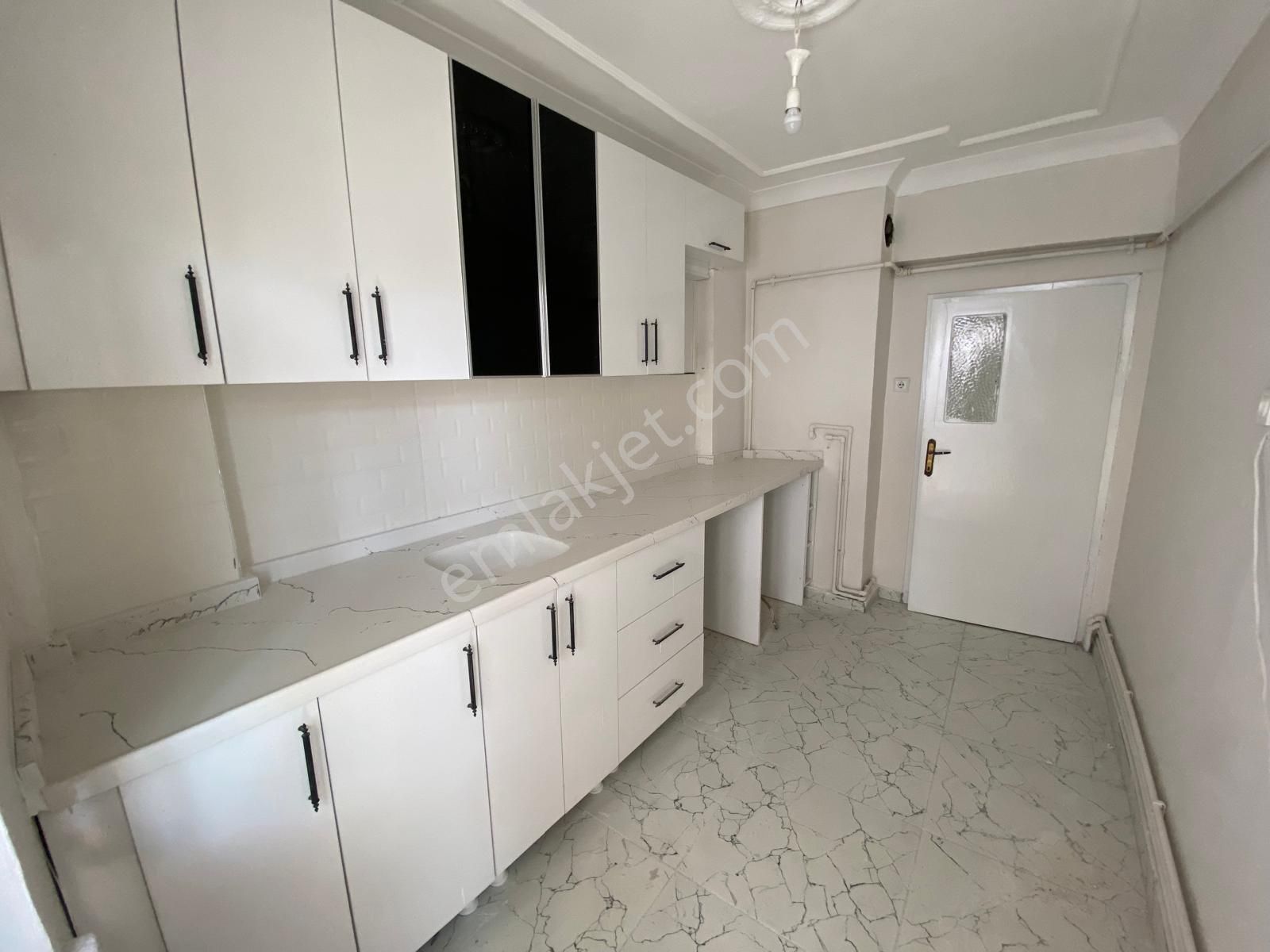 Sincan Andiçen Mah'de Katta Full Yapılı 3+1 Kiralık Daire