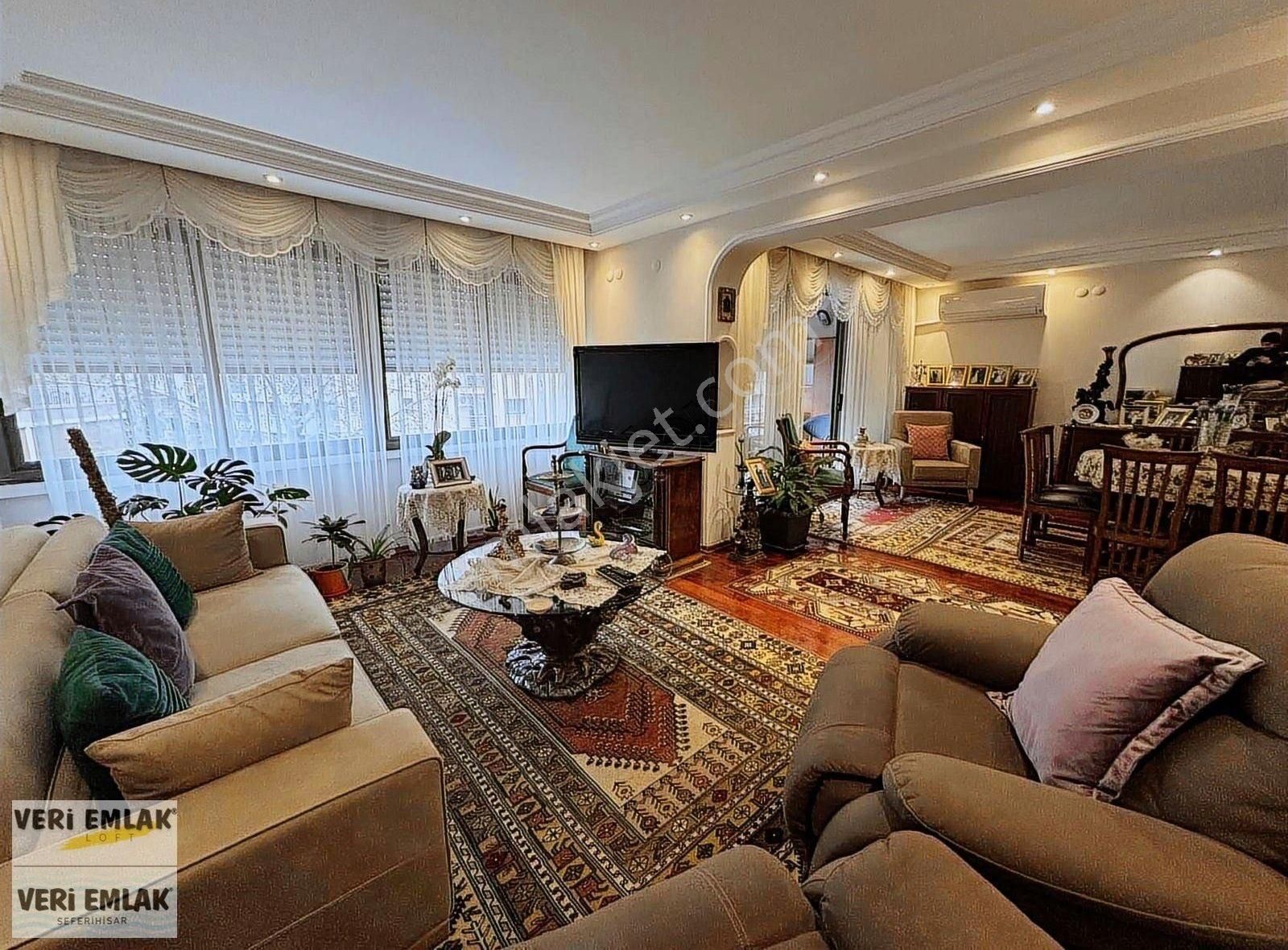 Alsancak Şair Eşref Bulvarı Üzerinde Masrafsız Satılık 3+1 Daire