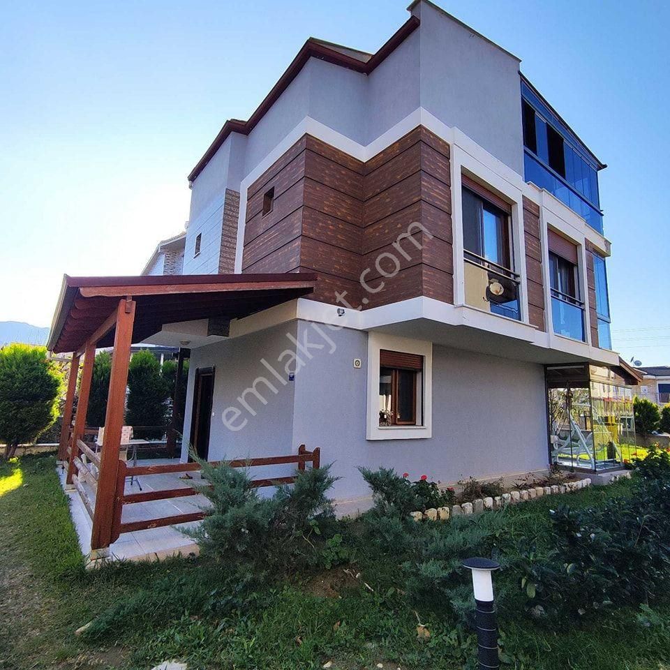 Kuşadası Guzelcamli 4 Oda 1 Salon Triplex Viila