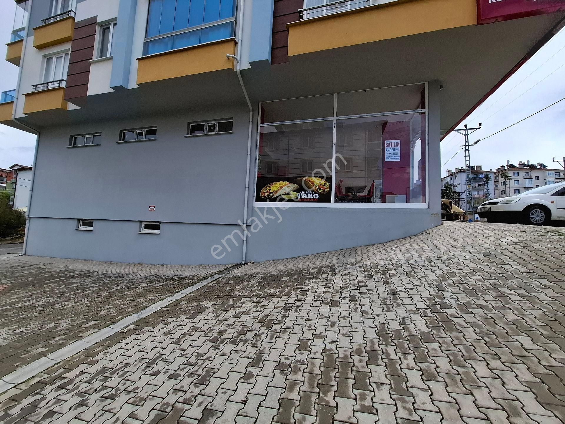 Samet-satar Gayrimenkul Den Hastane Caddesinde Satılık Dükkan - Görsel 4