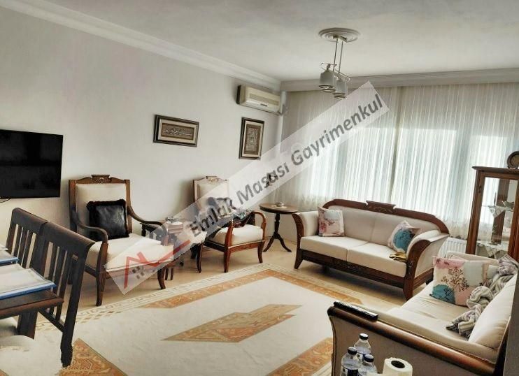 Çengelköy Nato Yolu Üzerinde Güvenlikli Site İçerisinde 3+1 Daire Emlak Masası
