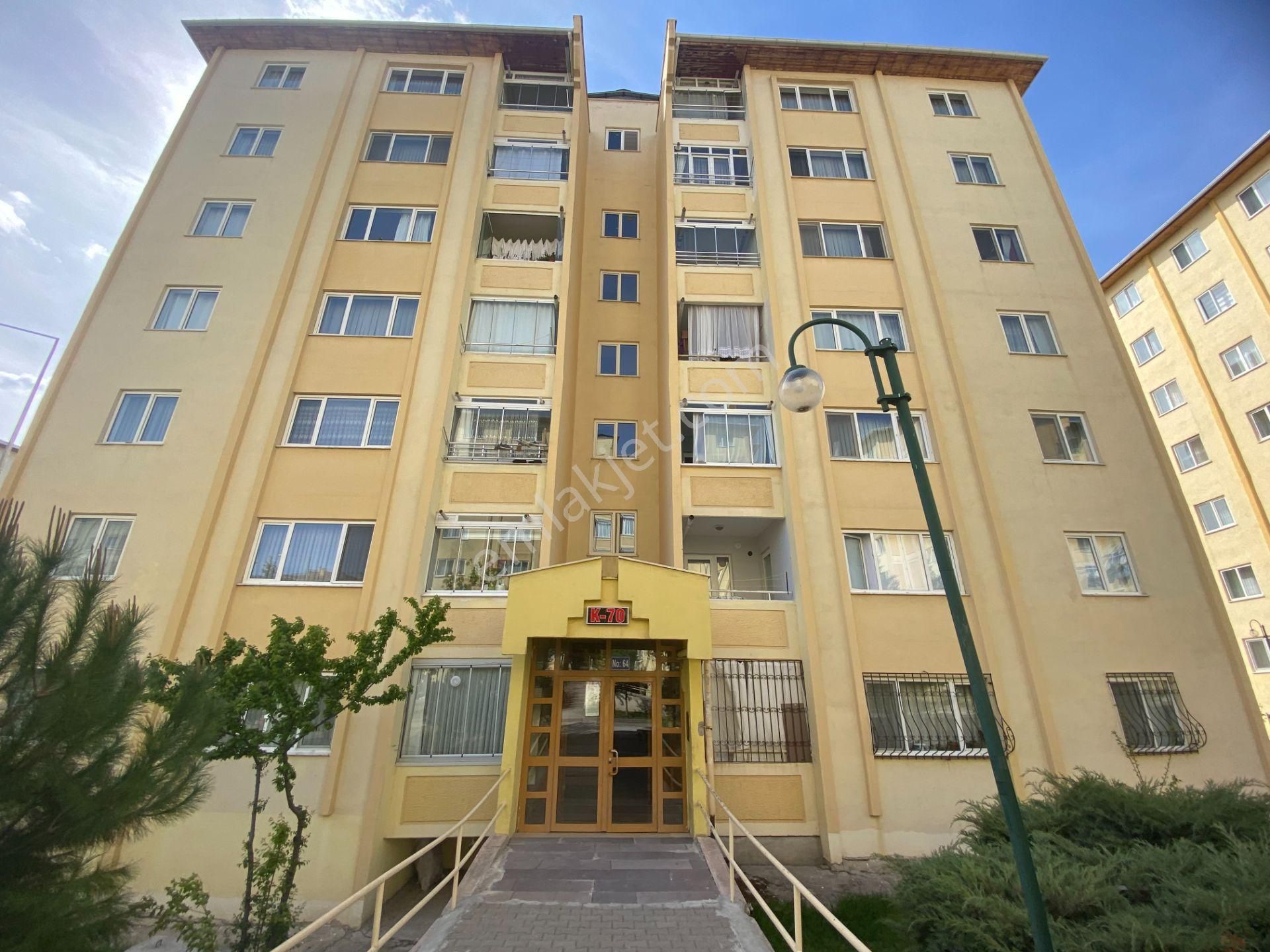Yenikent İlksan Tokide Kiralık Asansörlü Full Yapılı Arakat 3+1