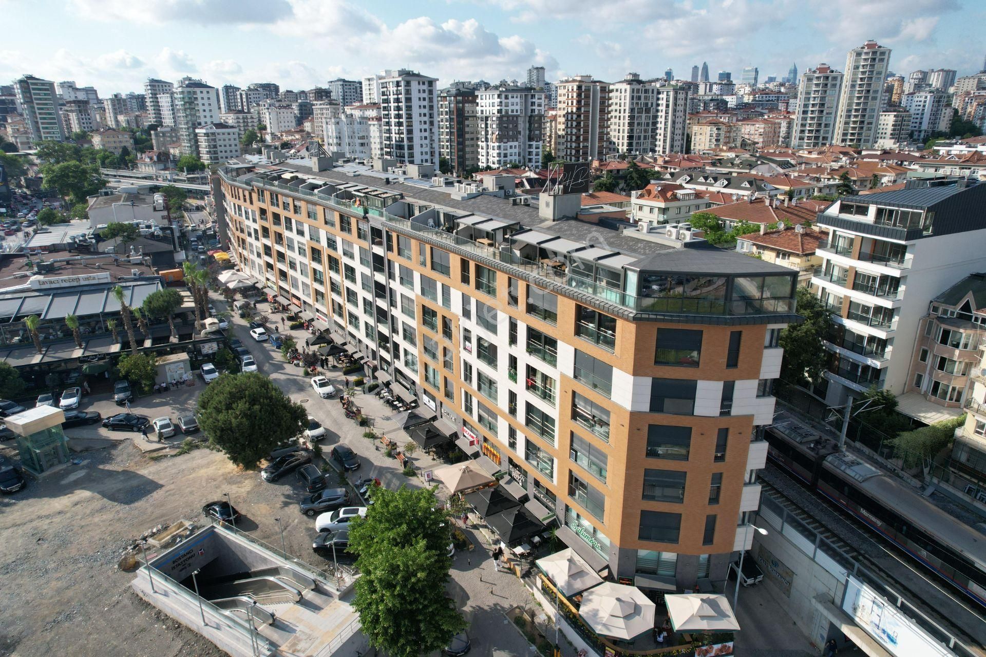 Bostancı Yalı Bostancı Sitesinde Lebii Derya Kaptan Köşkü 2+1