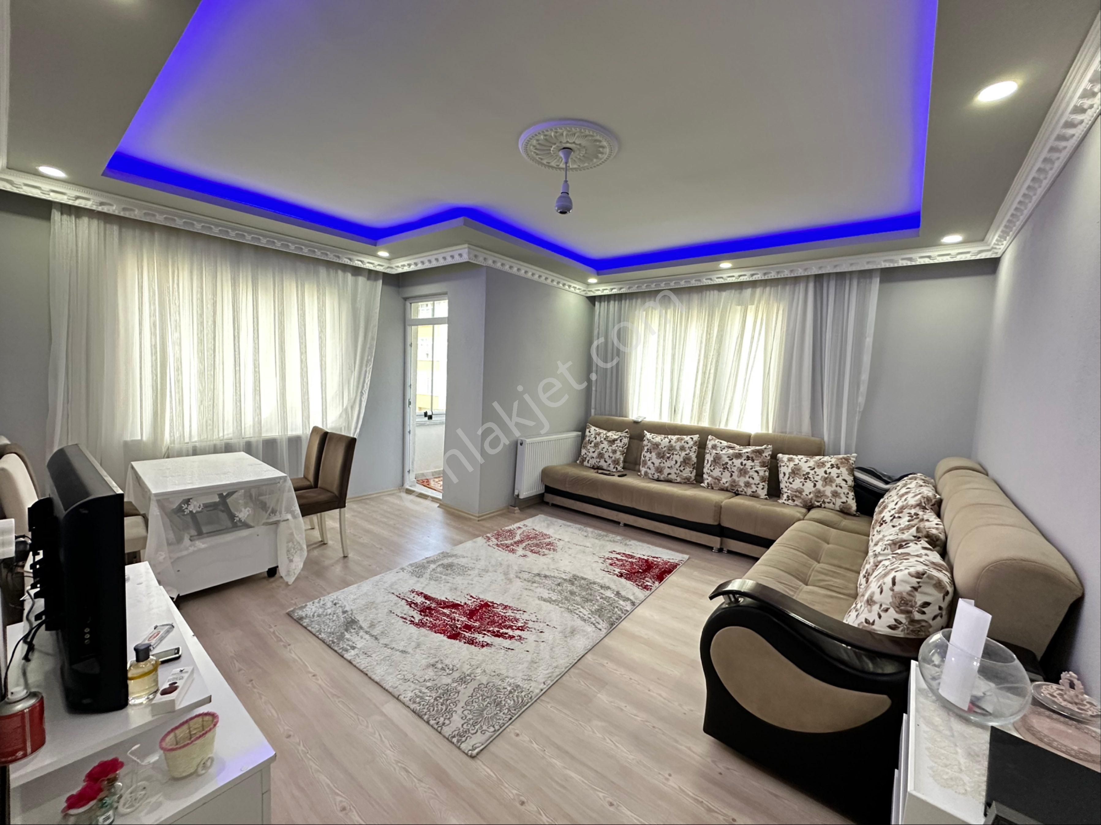 Vatan Caddesinde İskanlı,köşebaşı,kombili,cam Balkonlu 3+1 Daire