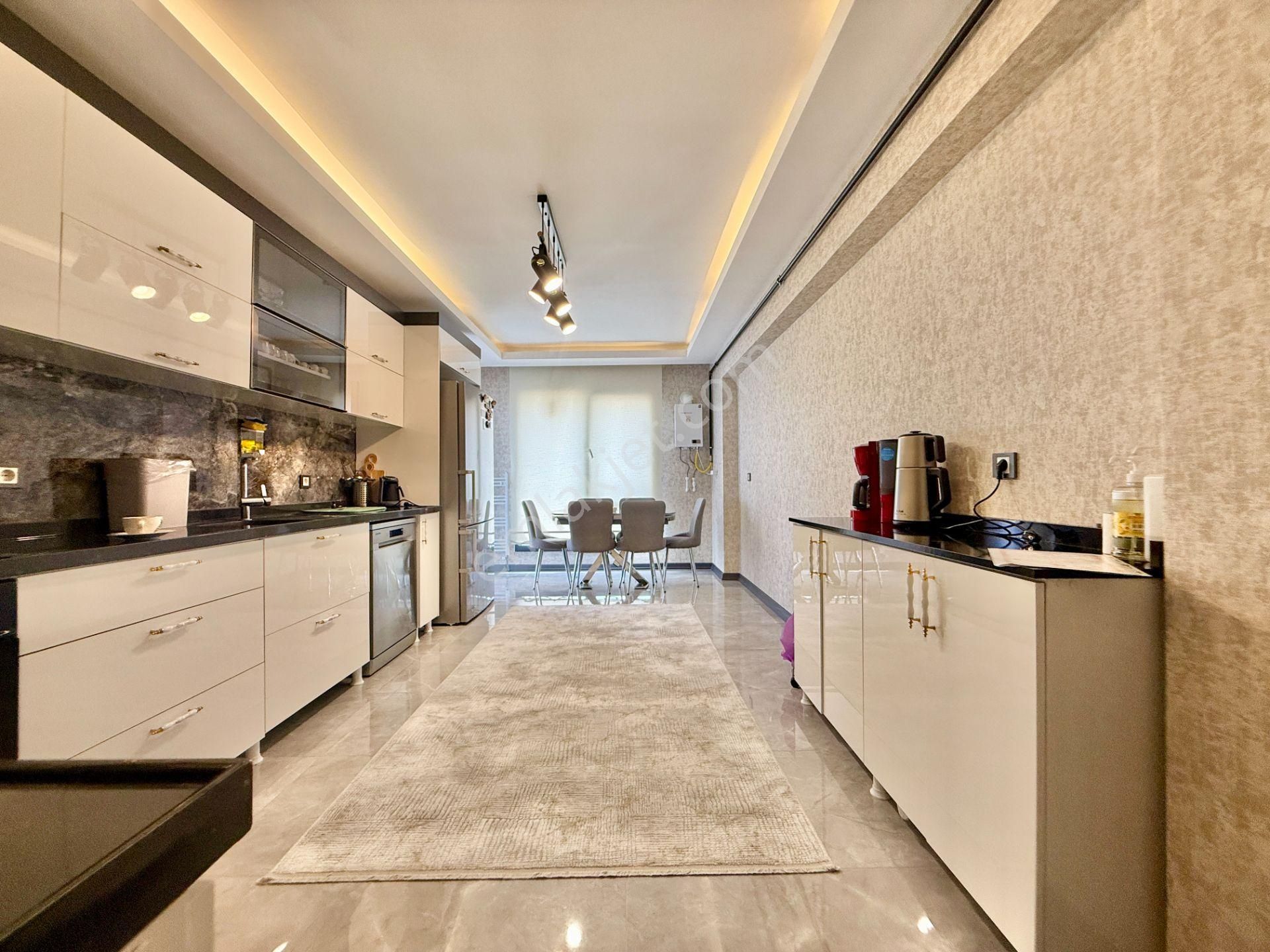 Çiftçioğullarından Site İçerisinde Merkezi Sistem Lüx 4+1 Daire