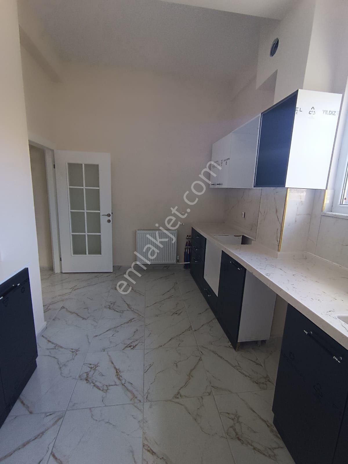 Erkilette Ana Cadde Üzeri Villa Tadında Daire - Görsel 17