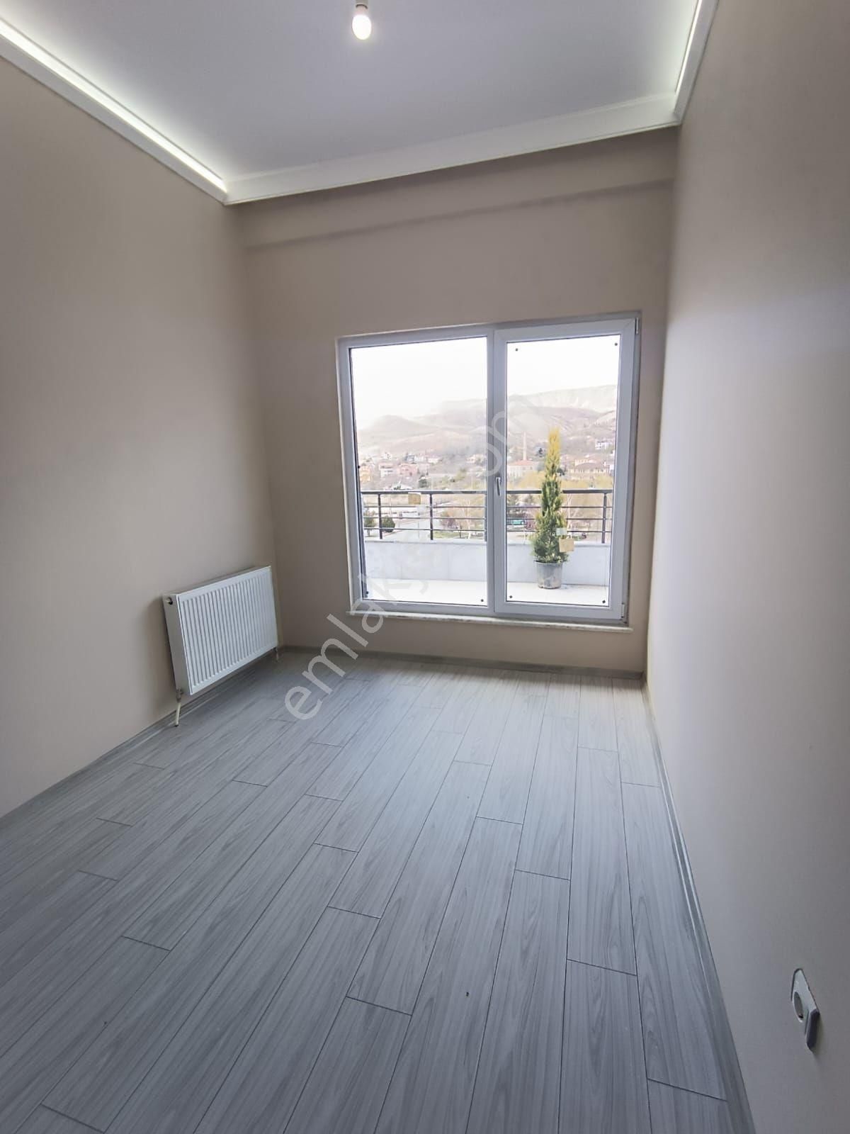 Erkilette Ana Cadde Üzeri Villa Tadında Daire - Görsel 12