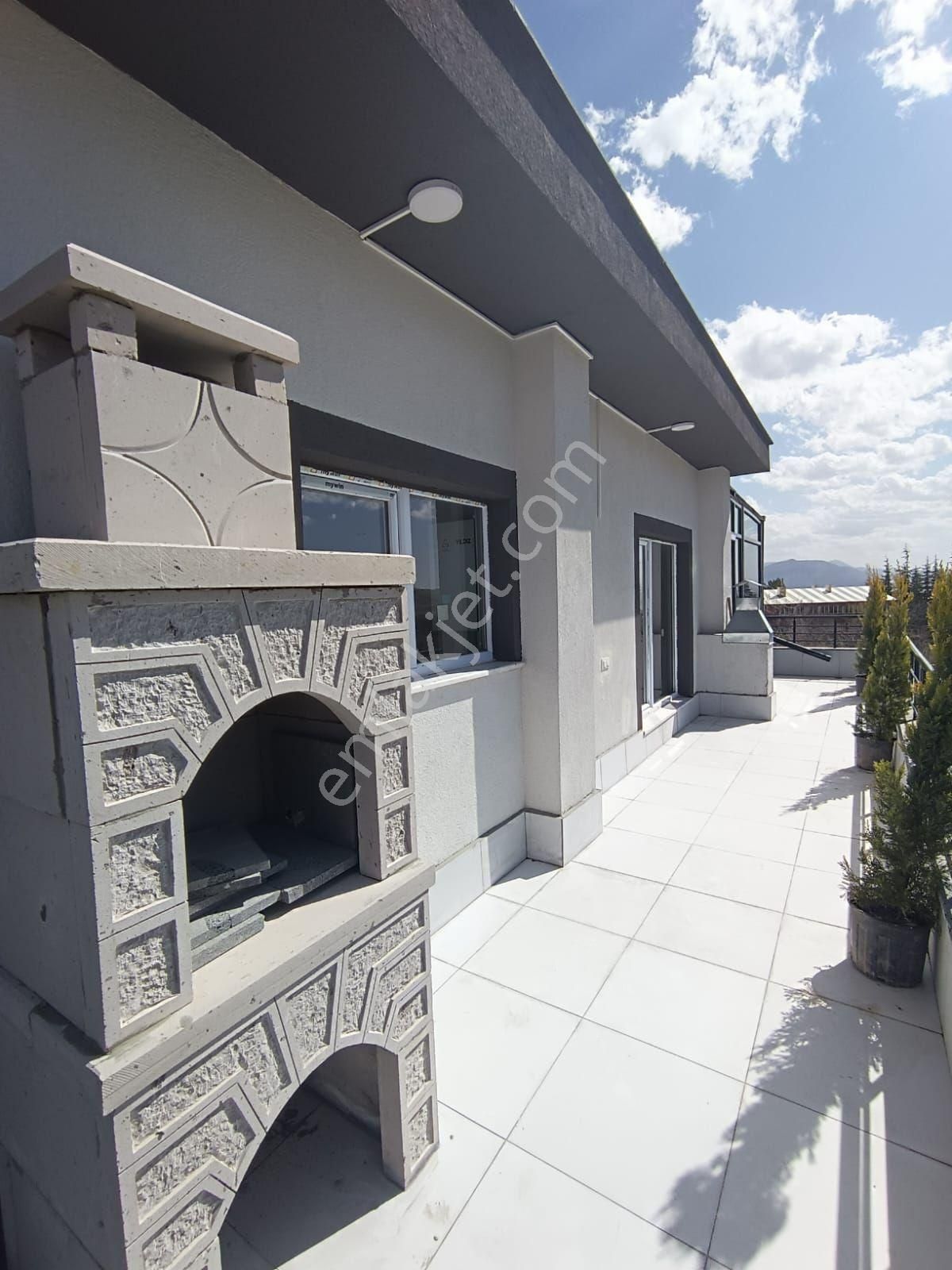 Erkilette Ana Cadde Üzeri Villa Tadında Daire - Görsel 23