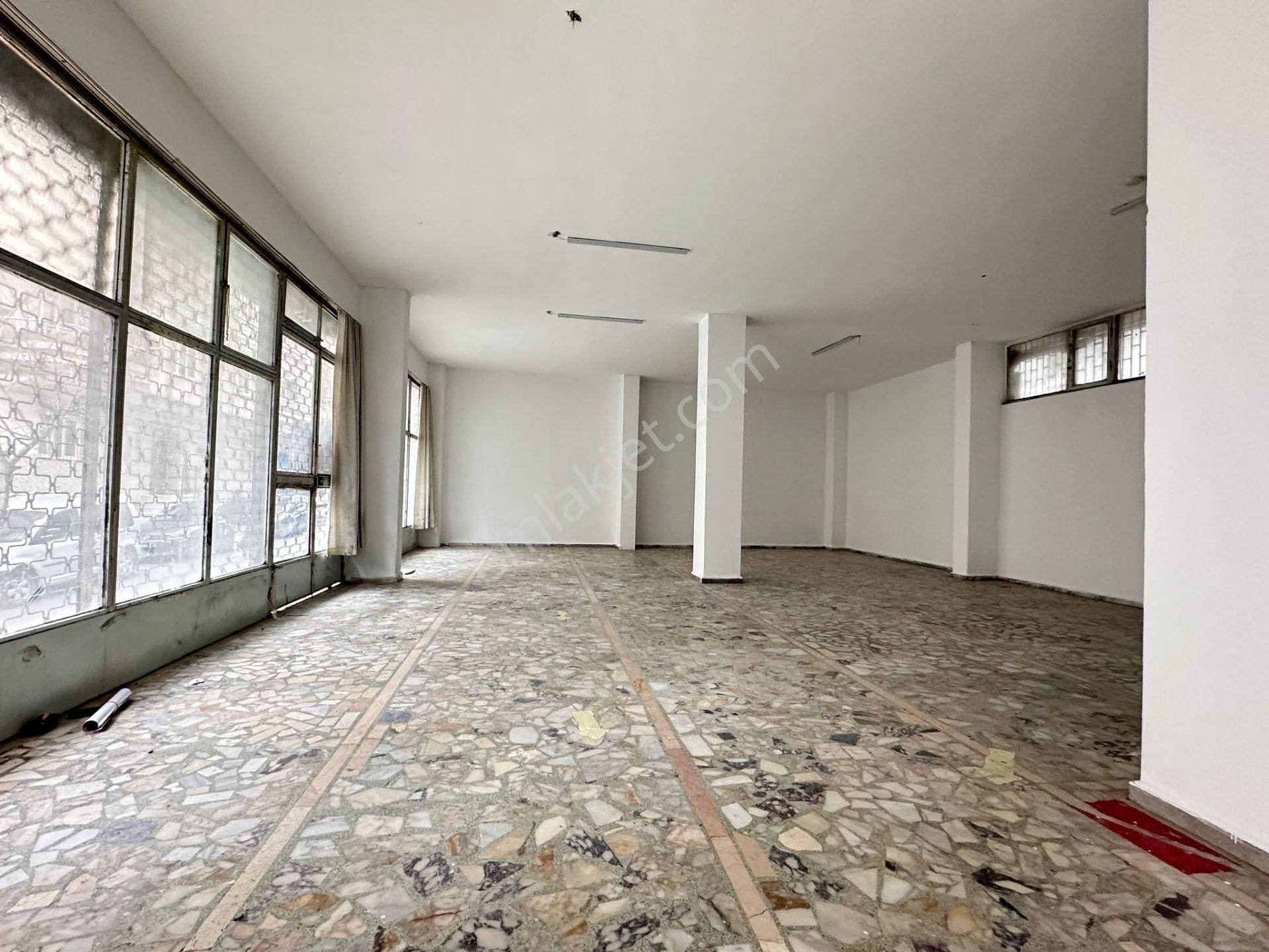 Bağcılar Güneşli Mahallesi Kiralık 250 M² Atölye İş Yeri