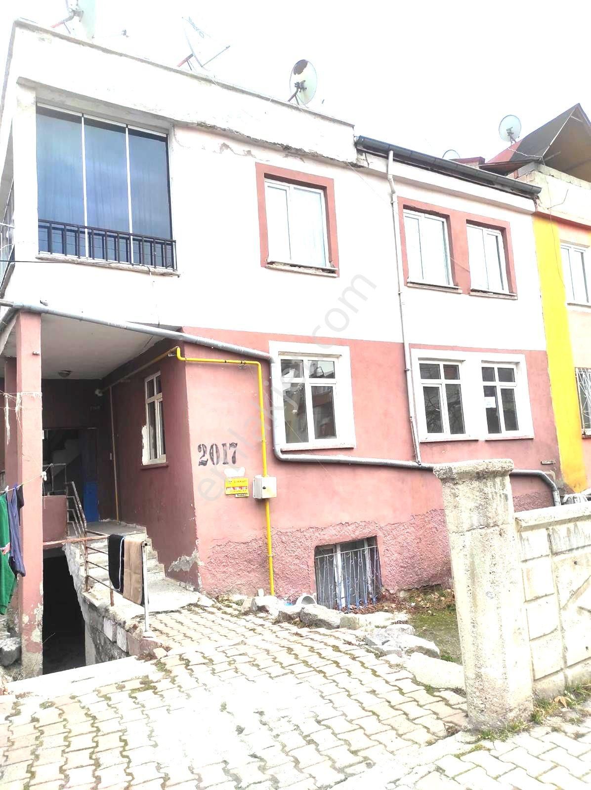 Eskişehir Bağlarında Satılık 3 Katlı Bina