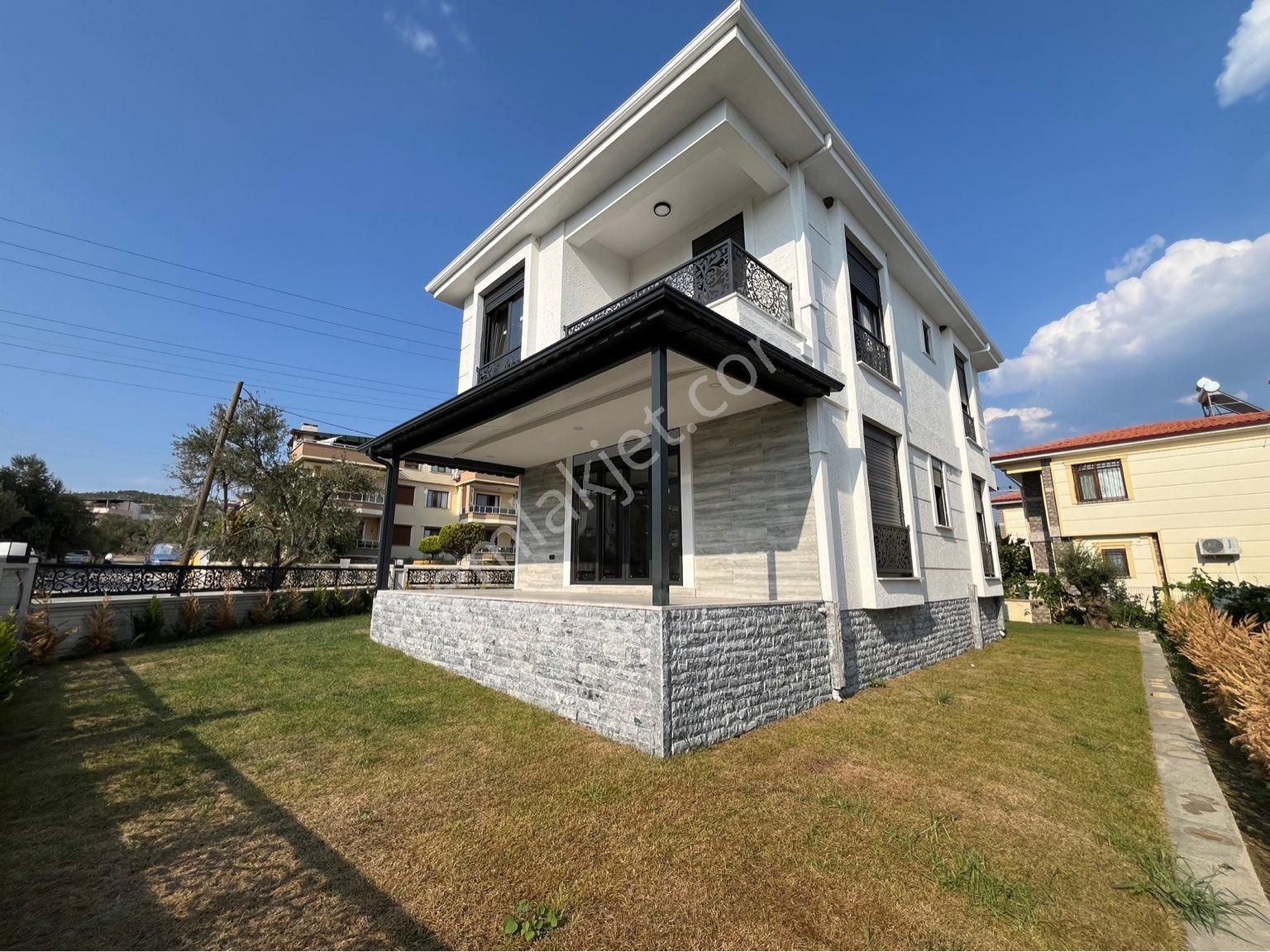 Köşk Emlak'tan Küçükkuyu Mıhlı Bölgesinde Denize 250m Mesafede Ultra Lüx 4+1 Müstakil Villalar - Görsel 5