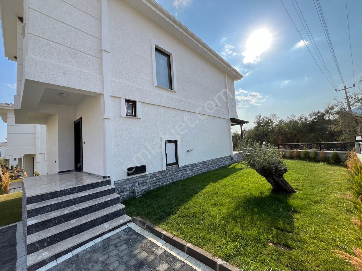 Köşk Emlak'tan Küçükkuyu Mıhlı Bölgesinde Denize 250m Mesafede Ultra Lüx 4+1 Müstakil Villalar - Görsel 7