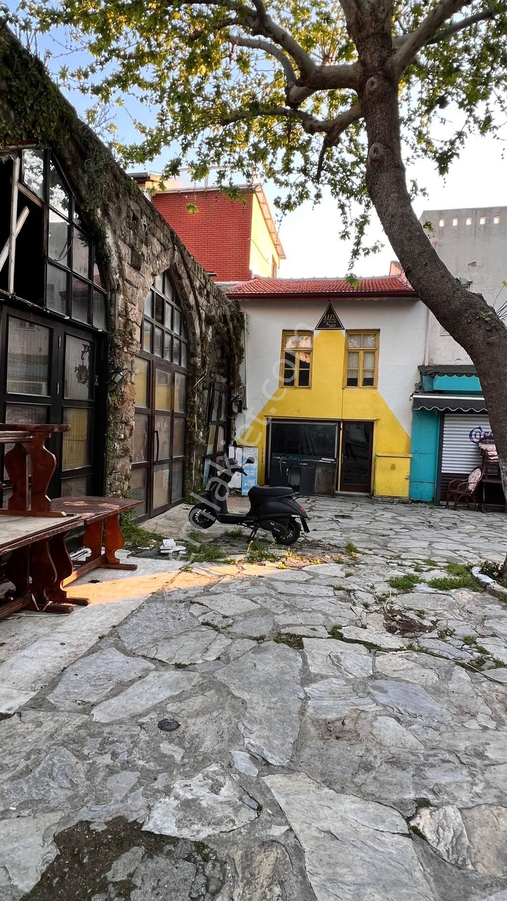 Marmaris Kale Bölgesinde Merkezinde Kiralık Kale Binası - Görsel 3