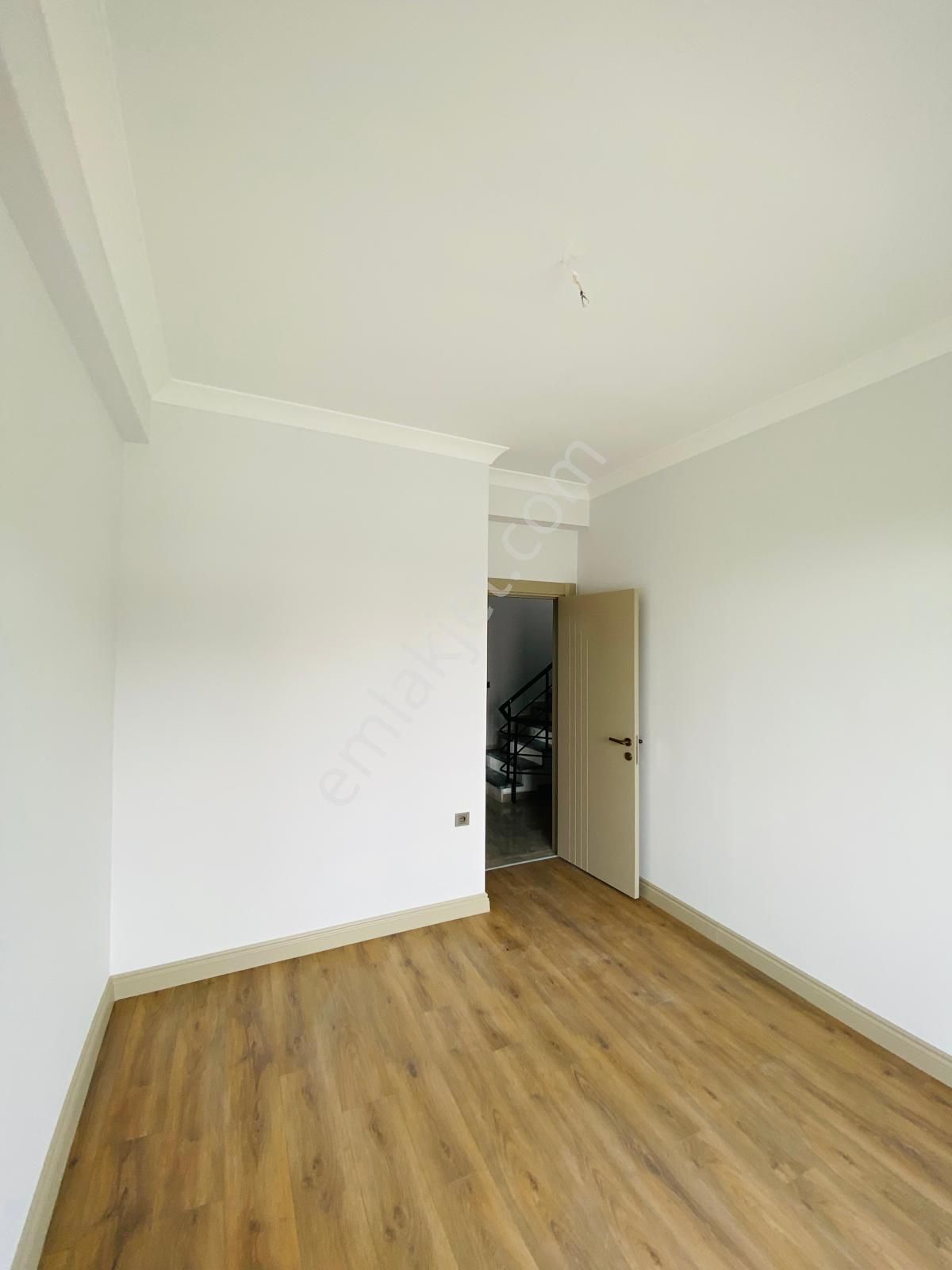 Vitrinden Çamlıbelde Denize 200 M Mesafede 3+1 Trıpleks - Görsel 30