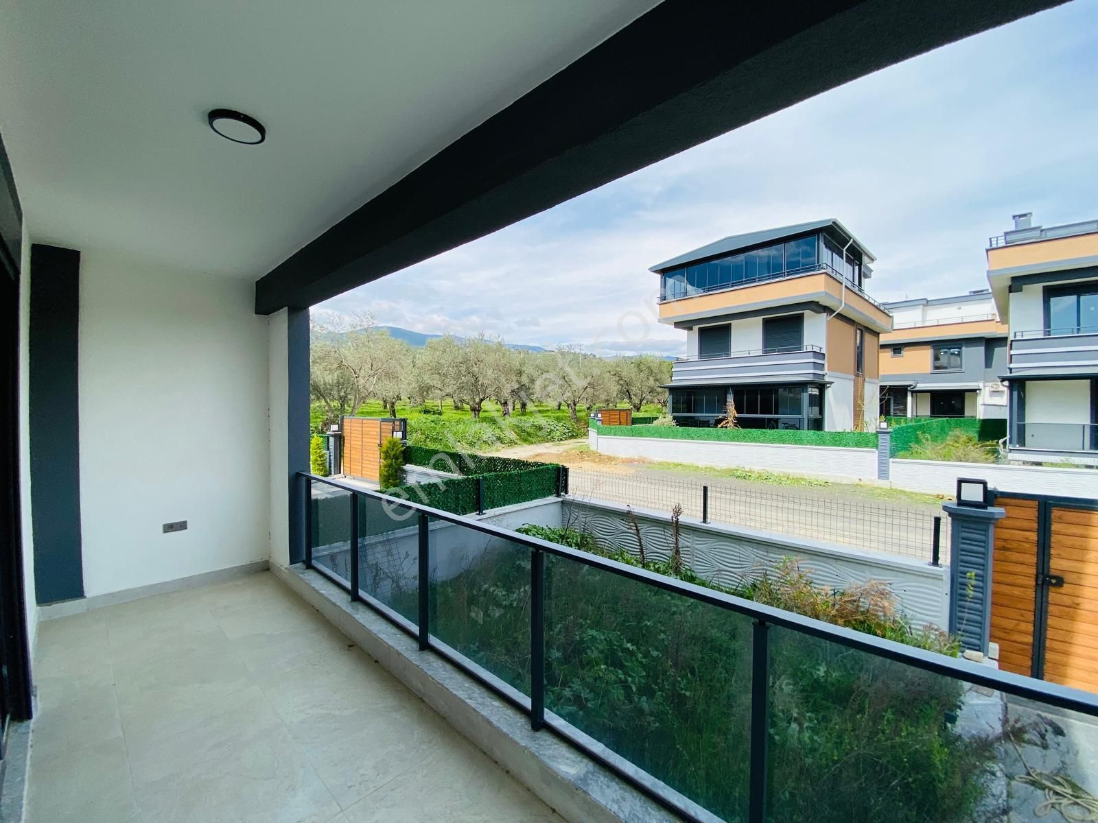 Vitrinden Çamlıbelde Denize 200 M Mesafede 3+1 Trıpleks - Görsel 17