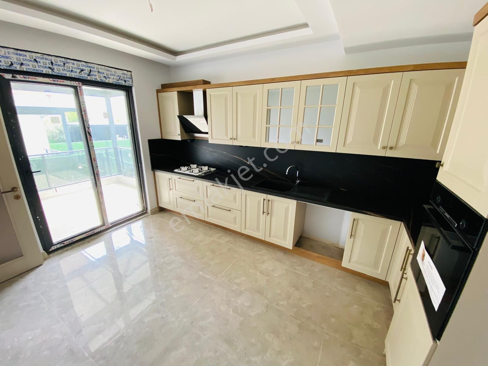 Vitrinden Çamlıbelde Denize 200 M Mesafede 3+1 Trıpleks - Görsel 5