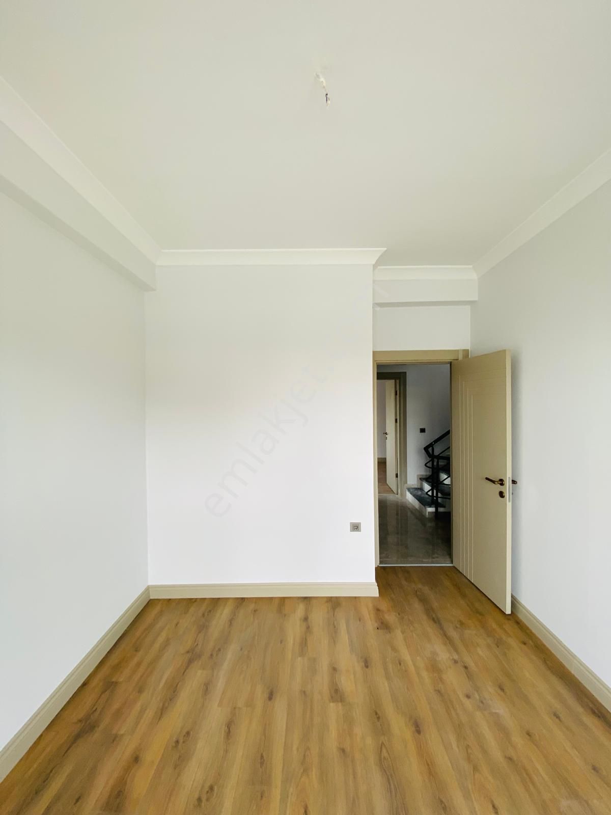 Vitrinden Çamlıbelde Denize 200 M Mesafede 3+1 Trıpleks - Görsel 31